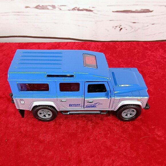 Breyer Farms Diecast Land Rover Defender Toy Car 1:32 Scale Model Blue & Silver - Picture 1 of 7